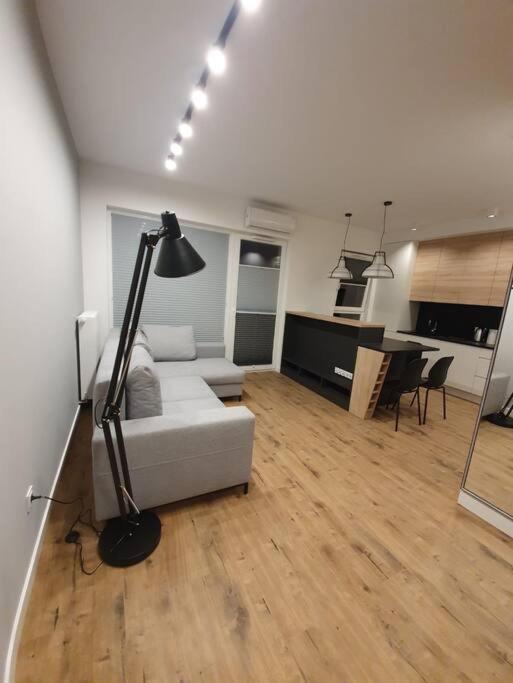 Vip Apart Bielany Przy Metrze Warschau Exterior foto