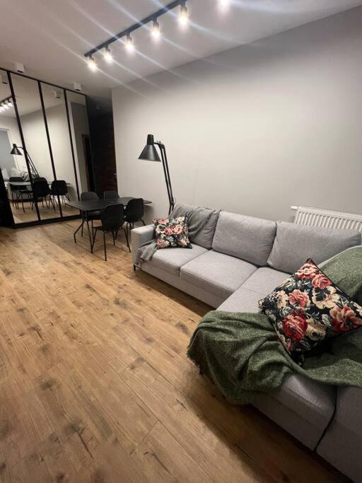 Vip Apart Bielany Przy Metrze Warschau Exterior foto