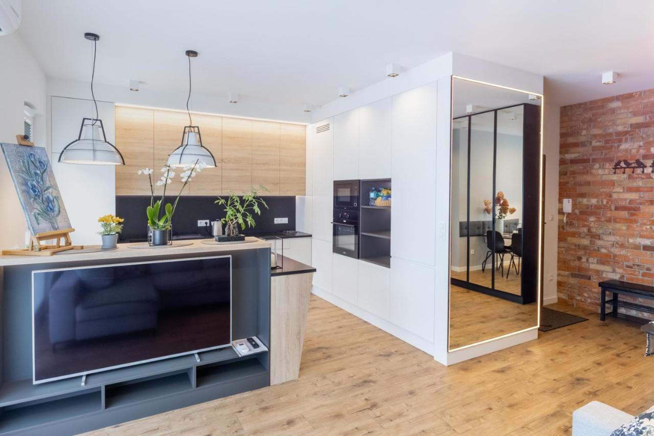 Vip Apart Bielany Przy Metrze Warschau Exterior foto