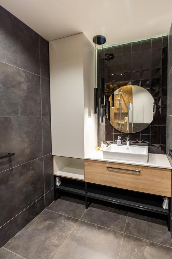 Vip Apart Bielany Przy Metrze Warschau Exterior foto
